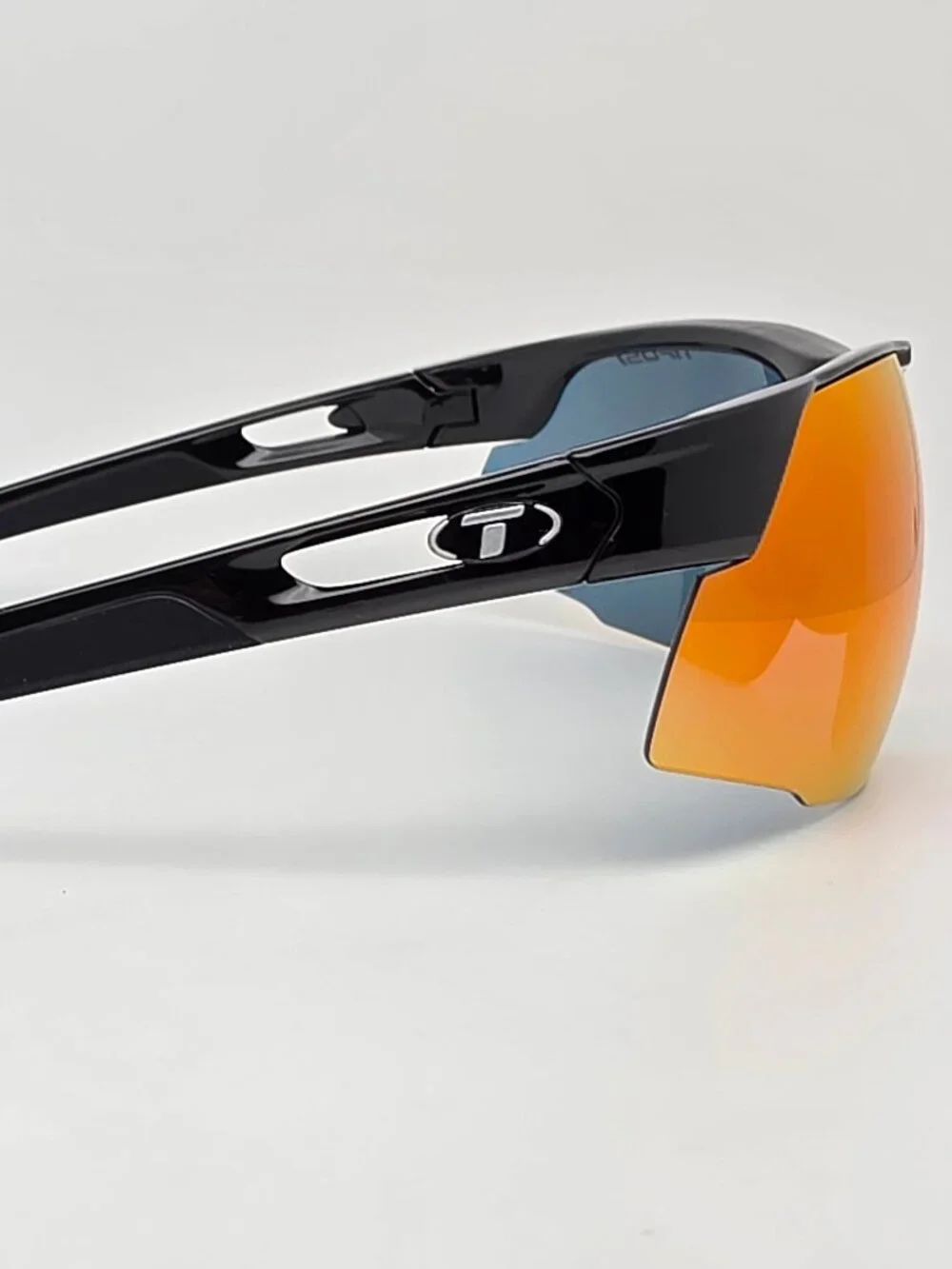 Tifosi Centus Golf Gloss Black Frame Red Mirror Lens Sunglasses w/ Case Taiwan
